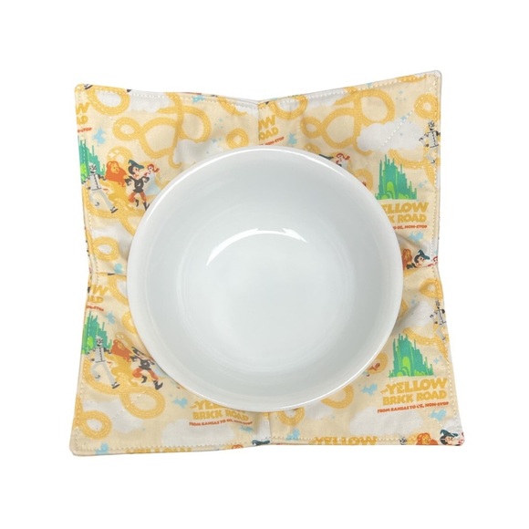 Hand Crafted Bowl Cozy Bowl Holder Microwavable  Cotton Padded Wizard of Oz - Picture 4 of 12